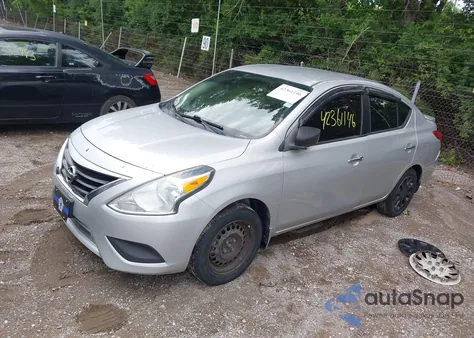 2015 Nissan Versa 1.6 Sv z USA, uszkodzony, nr VIN 3N1CN7AP8FL811630